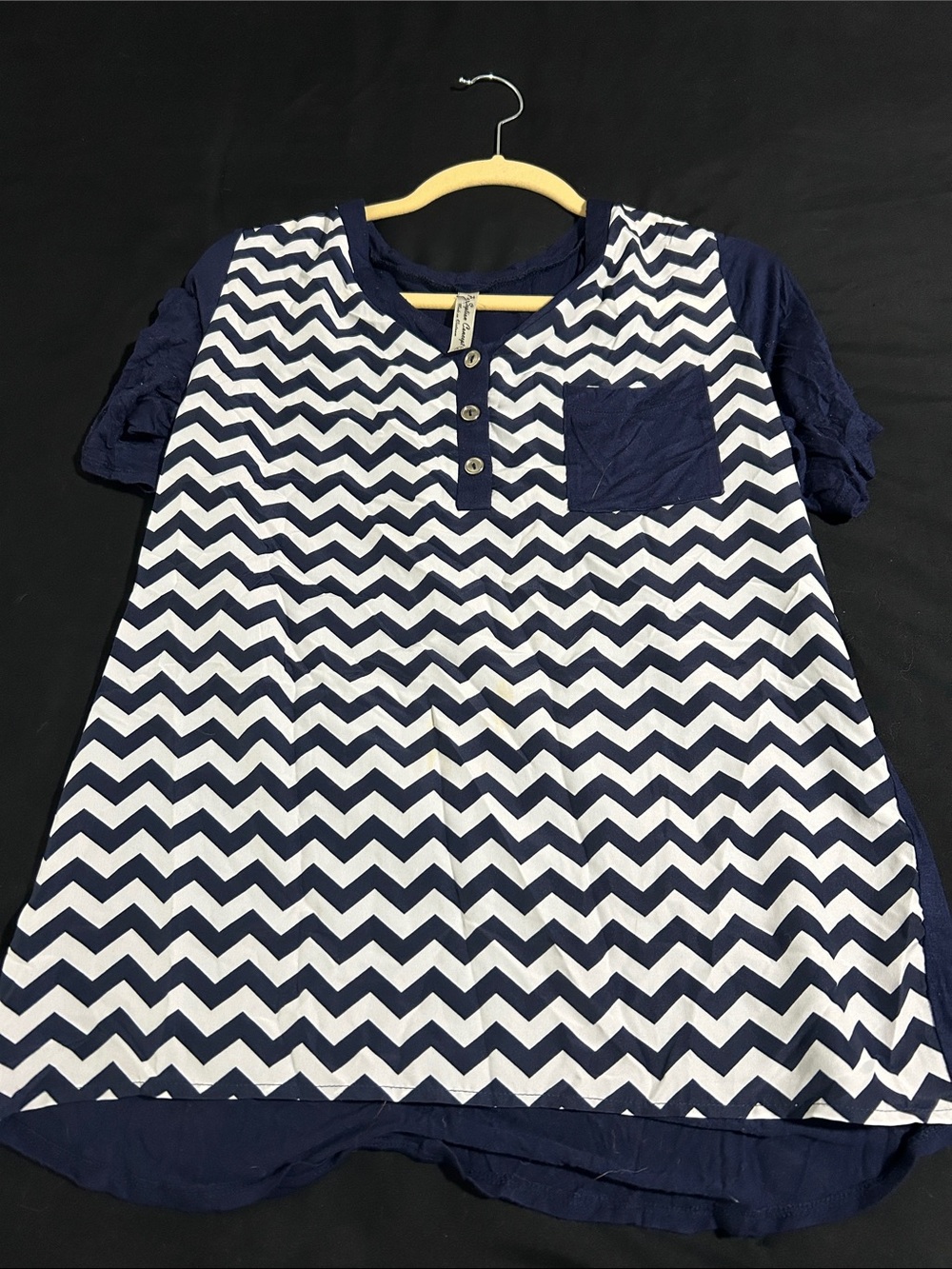 PerSeption Concept Navy and White Chevron Short Sleeve Top
